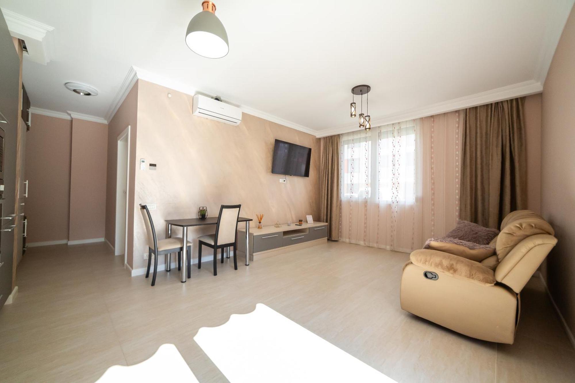 אראד Cozy Deluxe Apartments Near By Mall מראה חיצוני תמונה